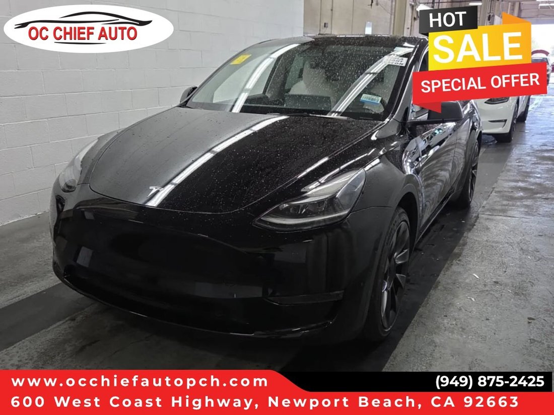 Suv in Newport Beach, CA, United States 1 - 18710559
