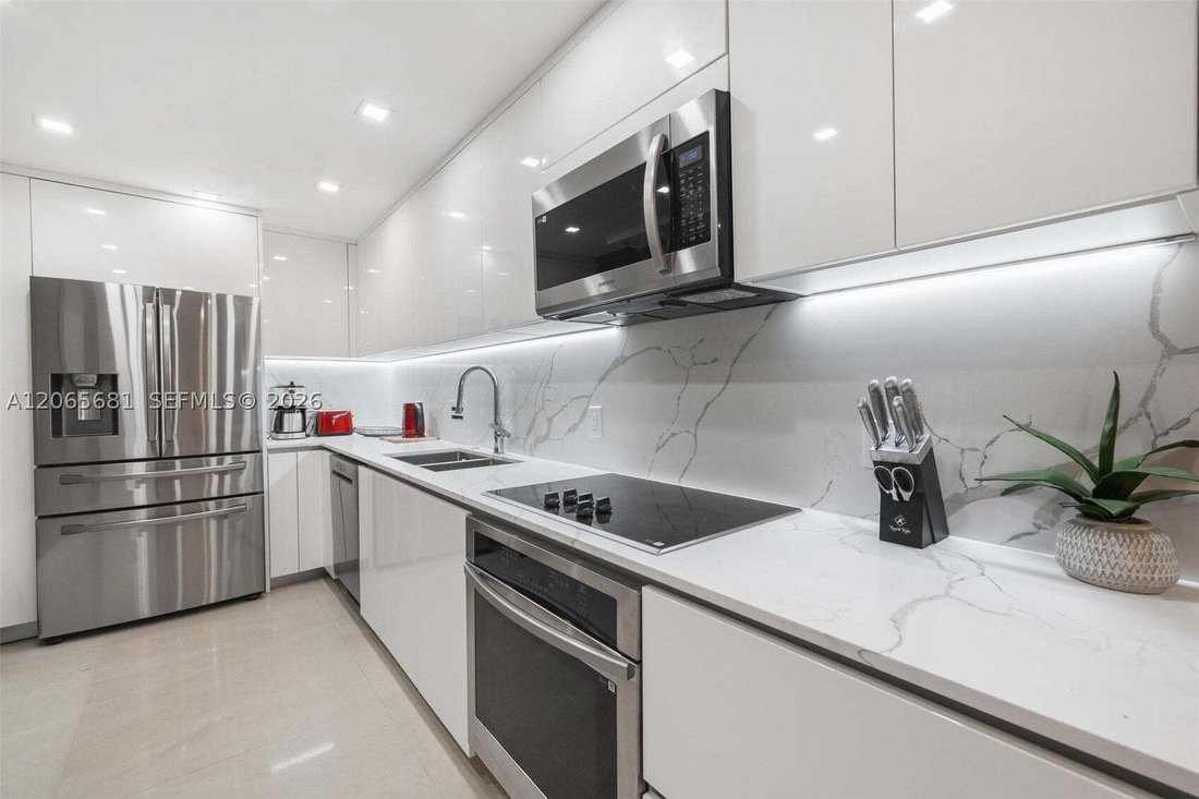Condo in Bal Harbour, Florida, United States 5 - 18713104