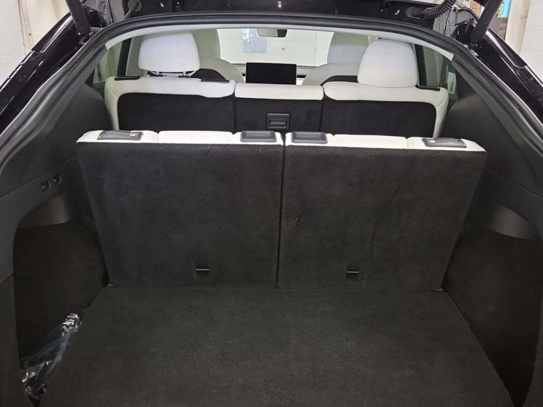 Suv in Newport Beach, CA, United States 4 - 18710559