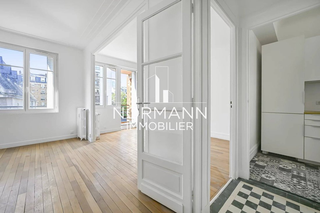 Apartment in Puteaux, Ile-de-France, France 2 - 15869444