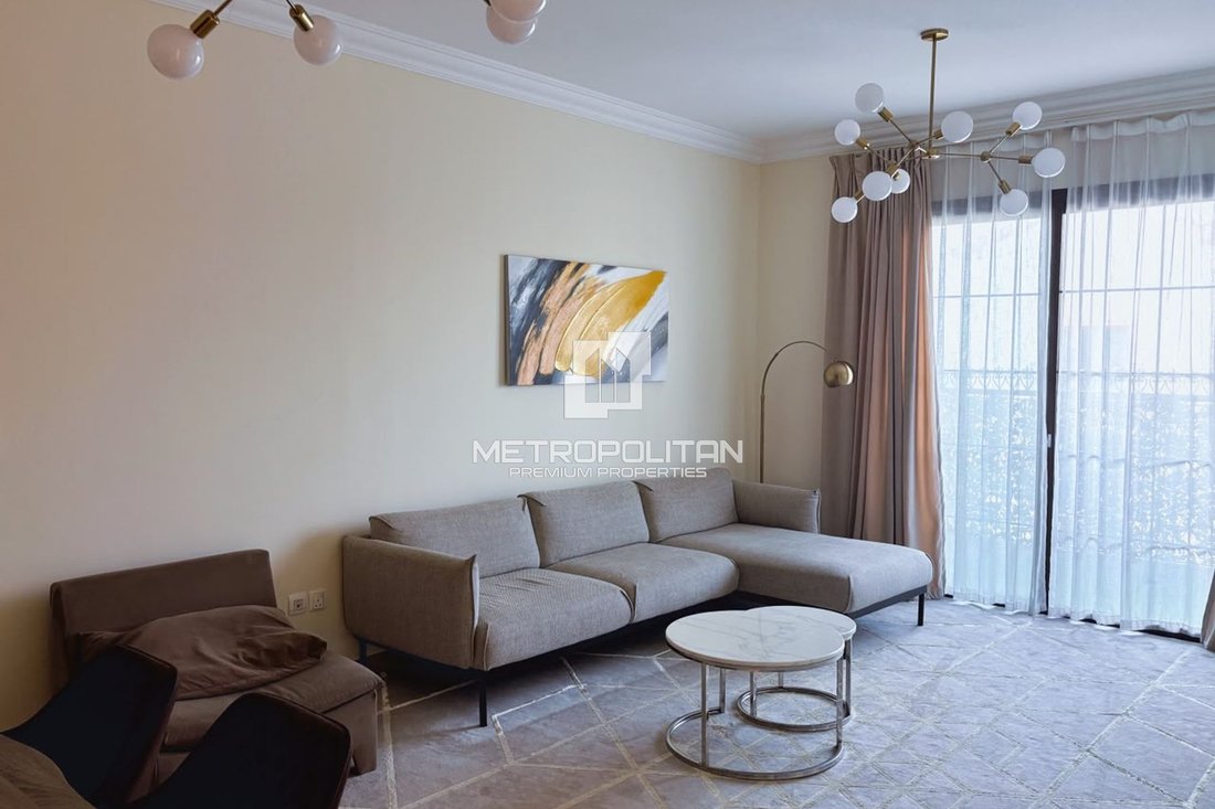 Apartment in Muhaisnah, Dubai, United Arab Emirates 2 - 18709419