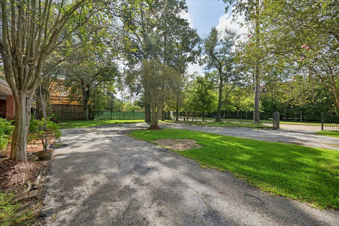 House in Houston, Texas, United States 3 - 18702609