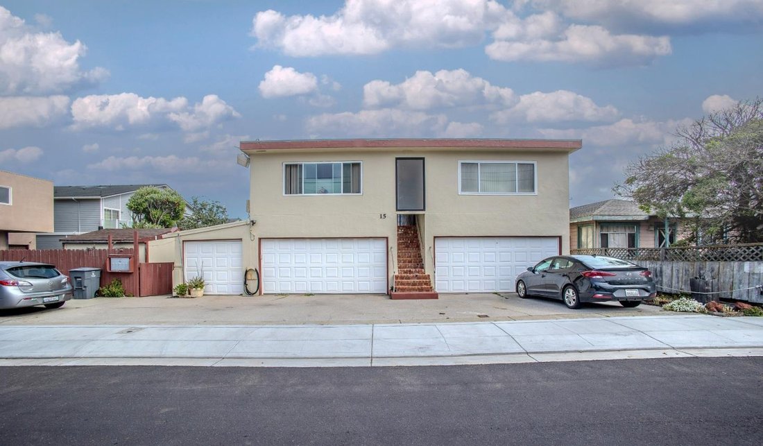 Pacifica, California, United States 1 - 18705617