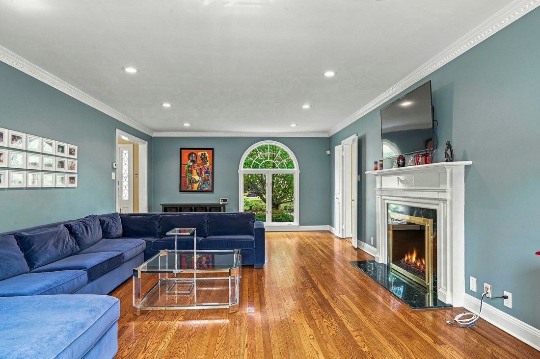 House in Great Neck, New York, United States 4 - 18704906