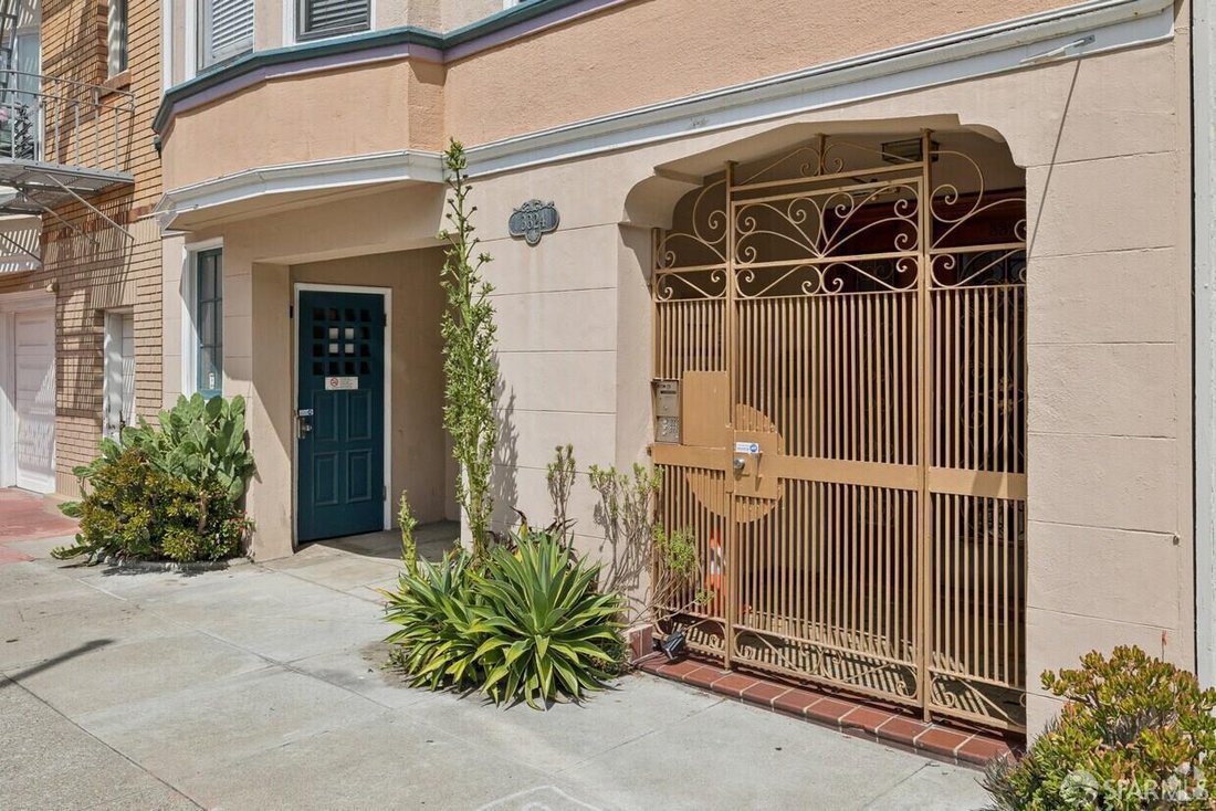 San Francisco, California, United States 4 - 18703245