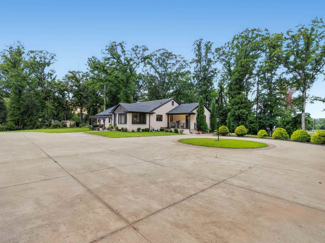 House in Spartanburg, South Carolina, United States 3 - 18706393