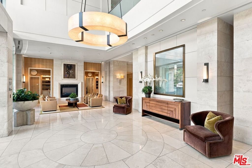 Condo in Los Angeles, California, United States 5 - 18705297