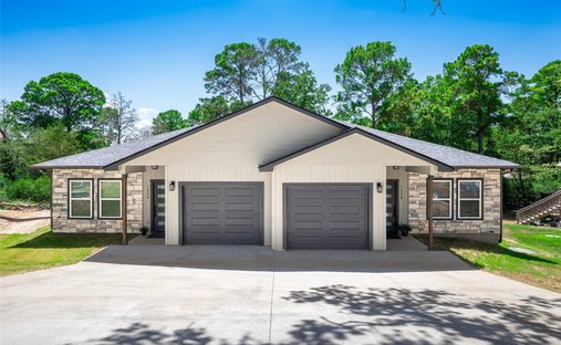 House in Bastrop, Texas, United States 1