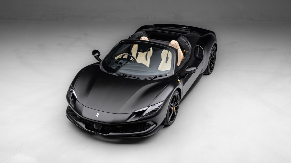 Cabriolet in Sunningdale, United Kingdom 3 - 16028133