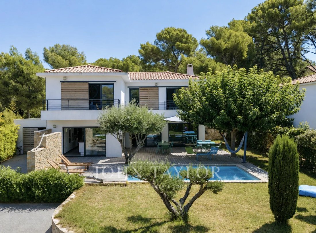 Villa in Beaucours-La Gorguette-La Morvenede, Sanary-sur-Mer, France 1 - 18701739