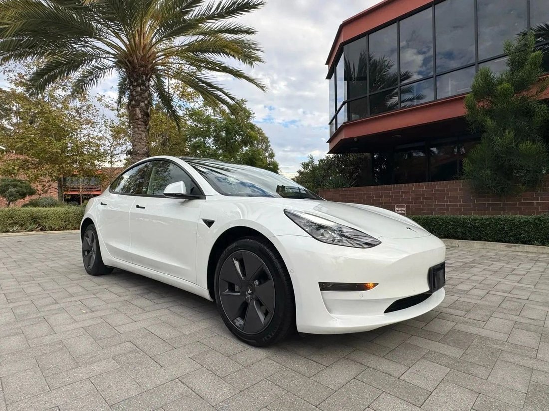 Sedan in Riverside, CA, United States 2 - 18710458
