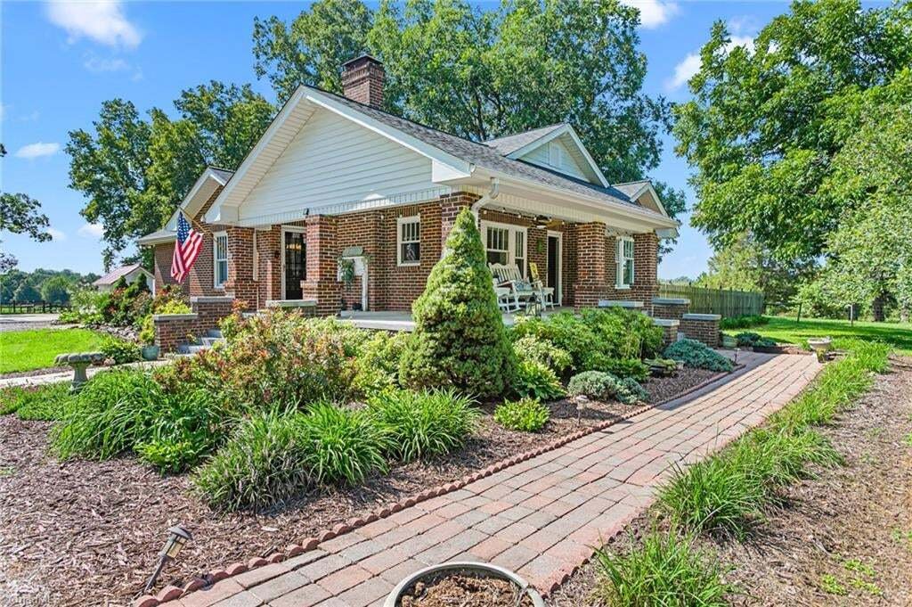 House in Liberty, North Carolina, United States 1 - 18703122