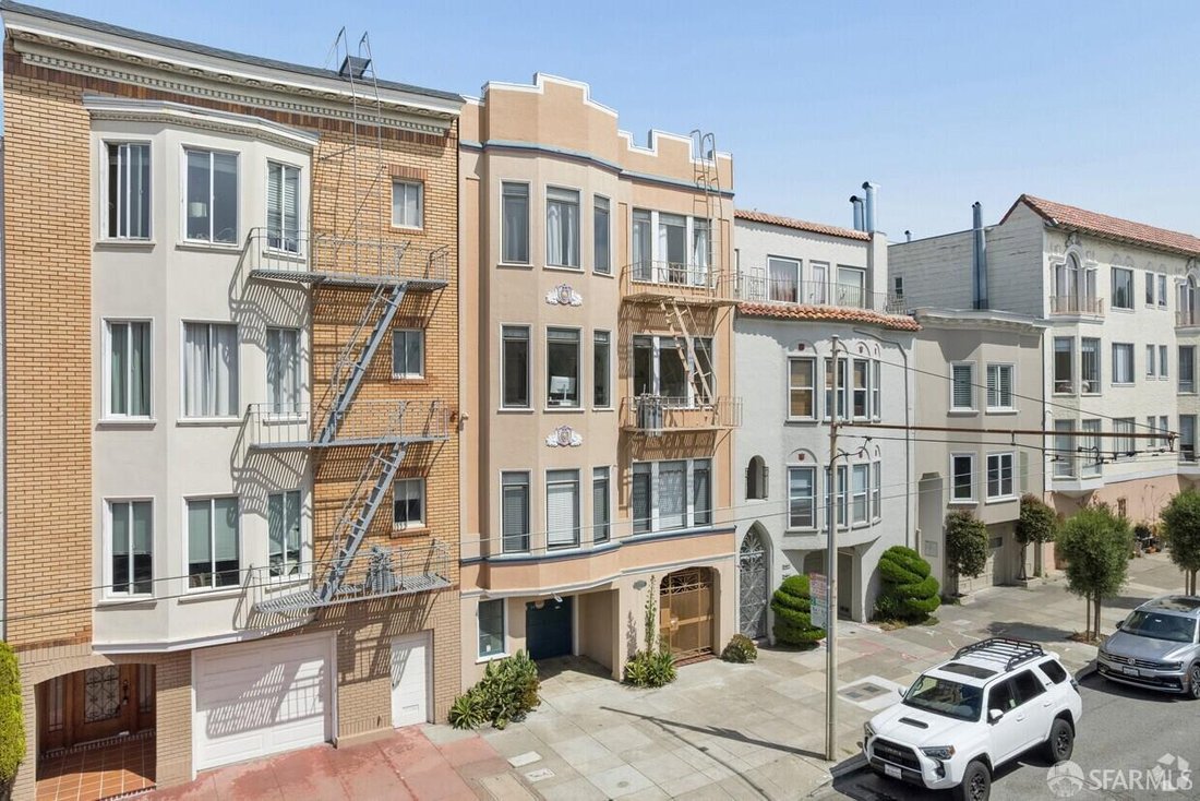 San Francisco, California, United States 2 - 18703245