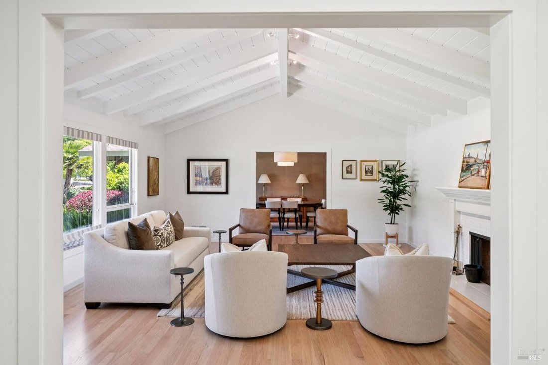 House in Novato, California, United States 4 - 18710603