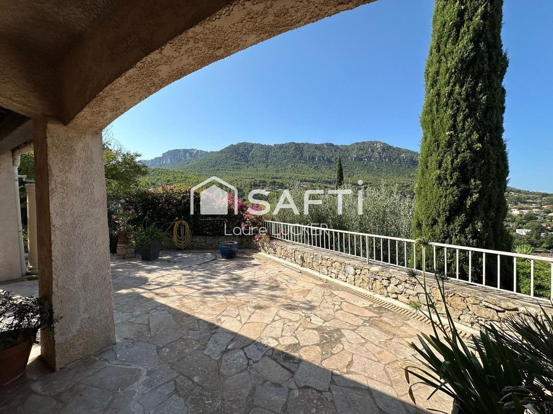 House in Le Revest-les-Eaux, Provence-Alpes-Côte d'Azur, France 2 - 18713621