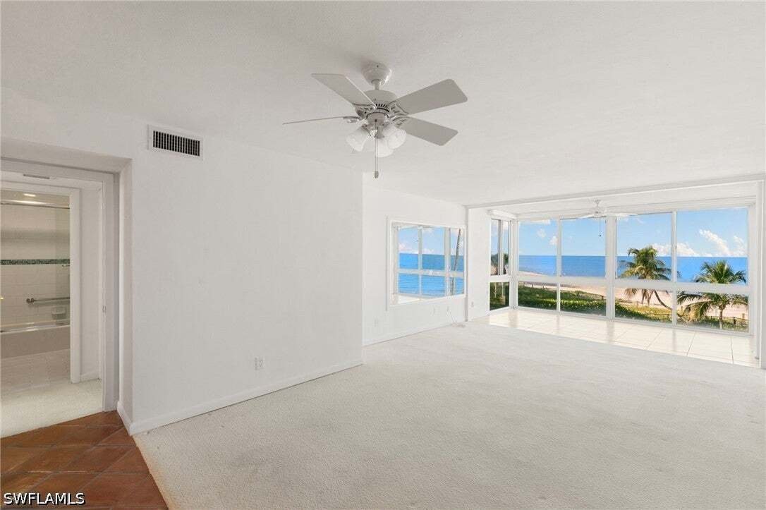 Co Op in Naples, Florida, United States 5 - 18709983