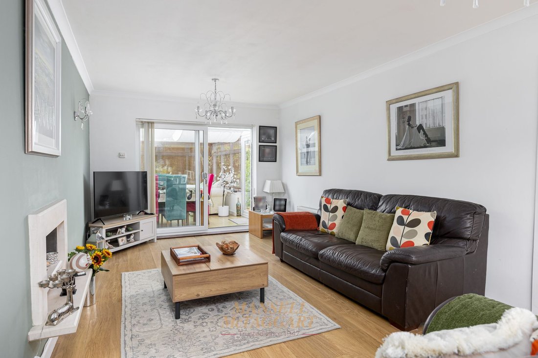 House in East Grinstead, England 3 - 18704282