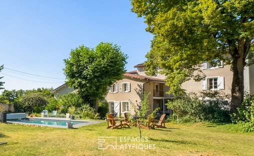 Villa a Les-Collines, Vienne, Francia 1