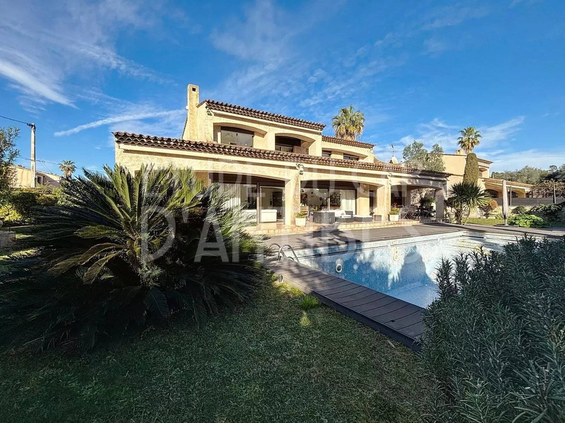Villa en Les Bastides, Antibes, Francia 1 - 15418303