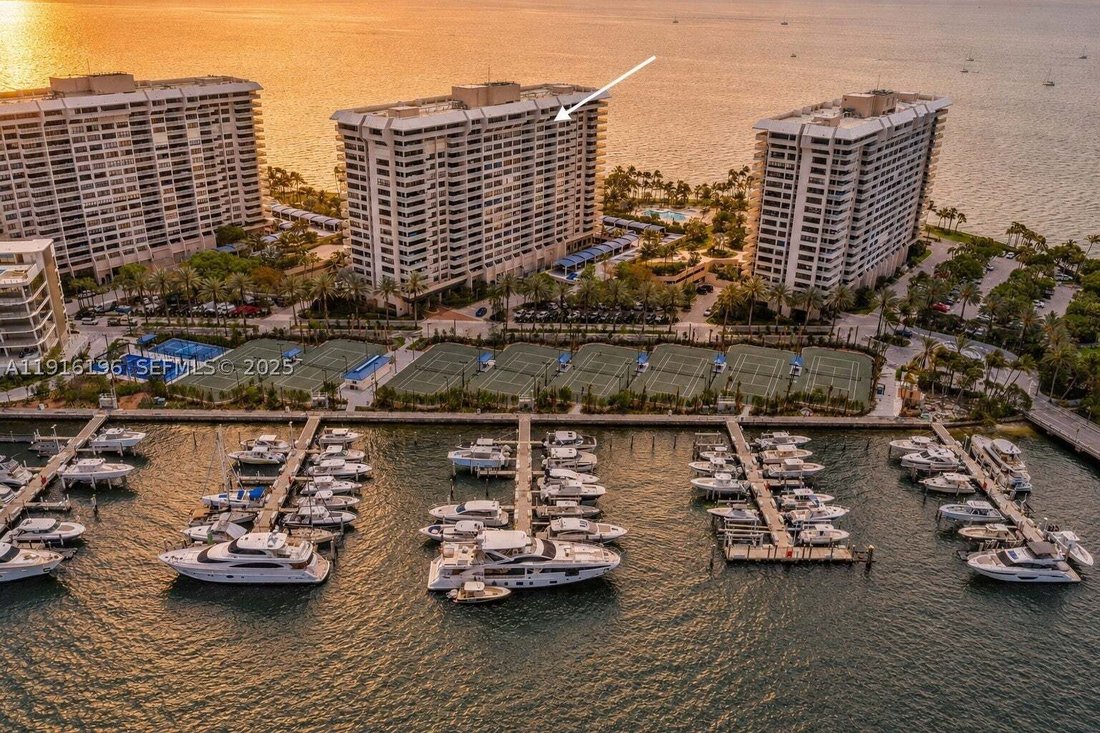 Condo in Miami, Florida, United States 3 - 16664277