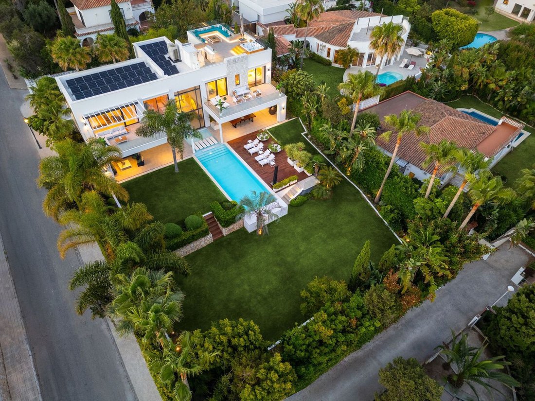 Villa in Elviria-Cabopino, Marbella, Spain 1 - 18708959