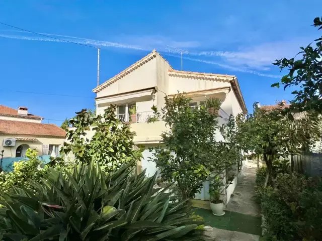 House in Les Bastides, Antibes, France 1 - 15694029