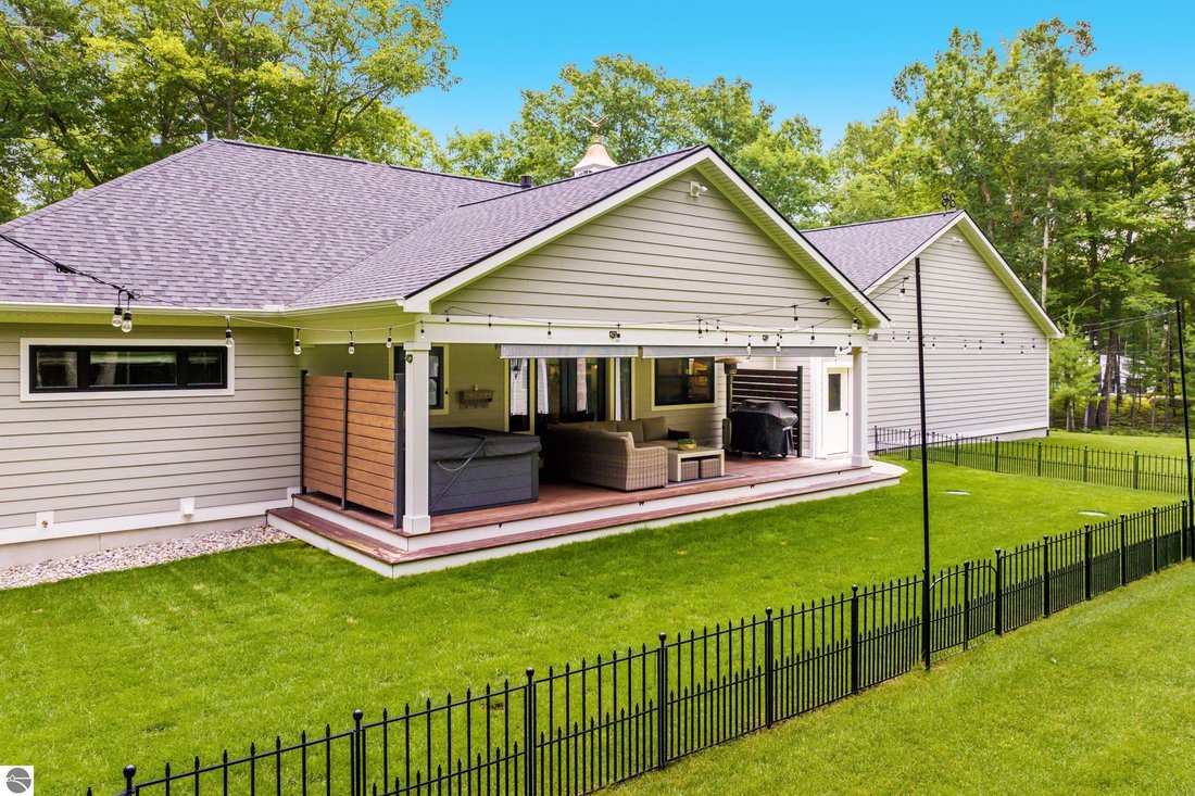House in Traverse City, Michigan, United States 3 - 18712416