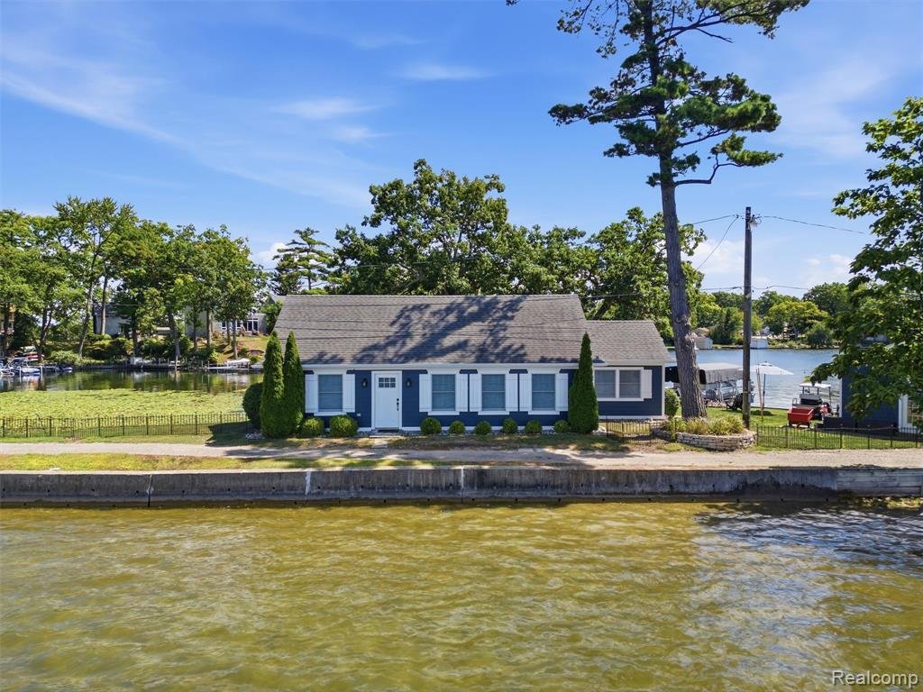 House in Orion charter Township, Michigan, United States 2 - 18705249