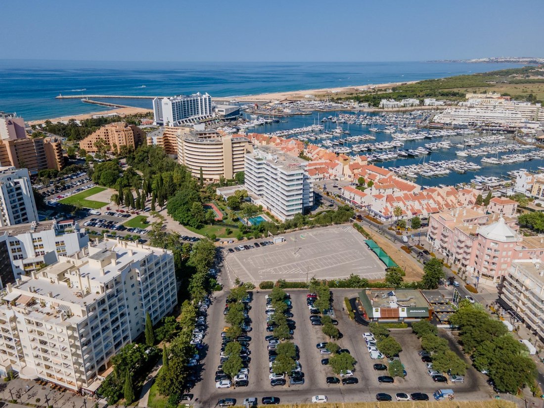 Land in Vilamoura, Quarteira, Algarve 1 - 18708668