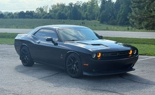 2015 Dodge Challenger Scat Pack Coupe 2D in Reidsville, NC, United States 1