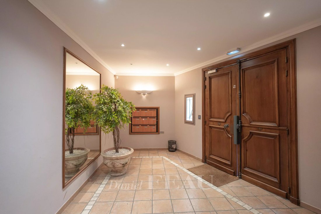 Apartment in Comtale-Cente-Cours Mirabeau, Aix-en-Provence, France 3 - 18704486