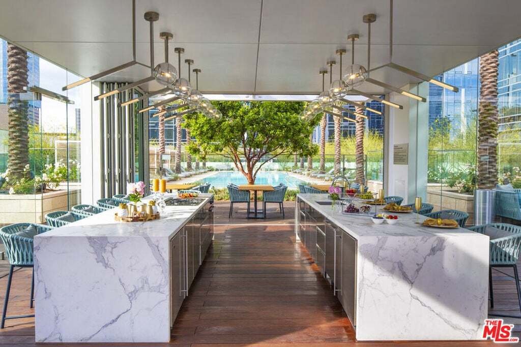 Condo in Los Angeles, California, United States 4 - 18710017