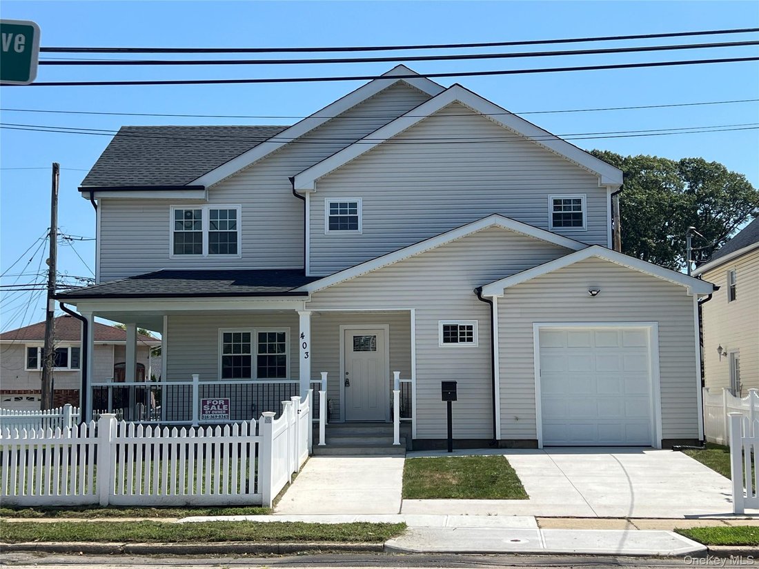 House in Freeport, New York, United States 1 - 18705733