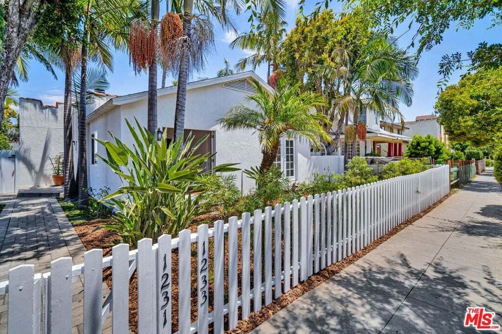 Santa Monica, California, United States 1 - 18708541