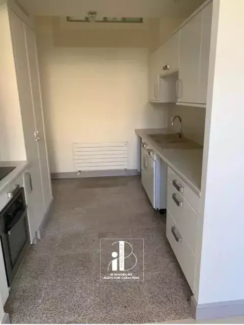 Apartment in Fontainebleau, Ile-de-France, France 3 - 17480573