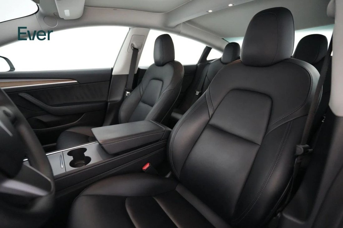 Sedan in San Francisco, CA, United States 4 - 18714982