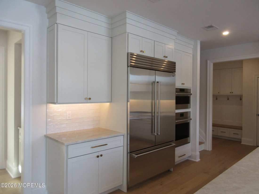 House in Manalapan Township, New Jersey, United States 3 - 18477611
