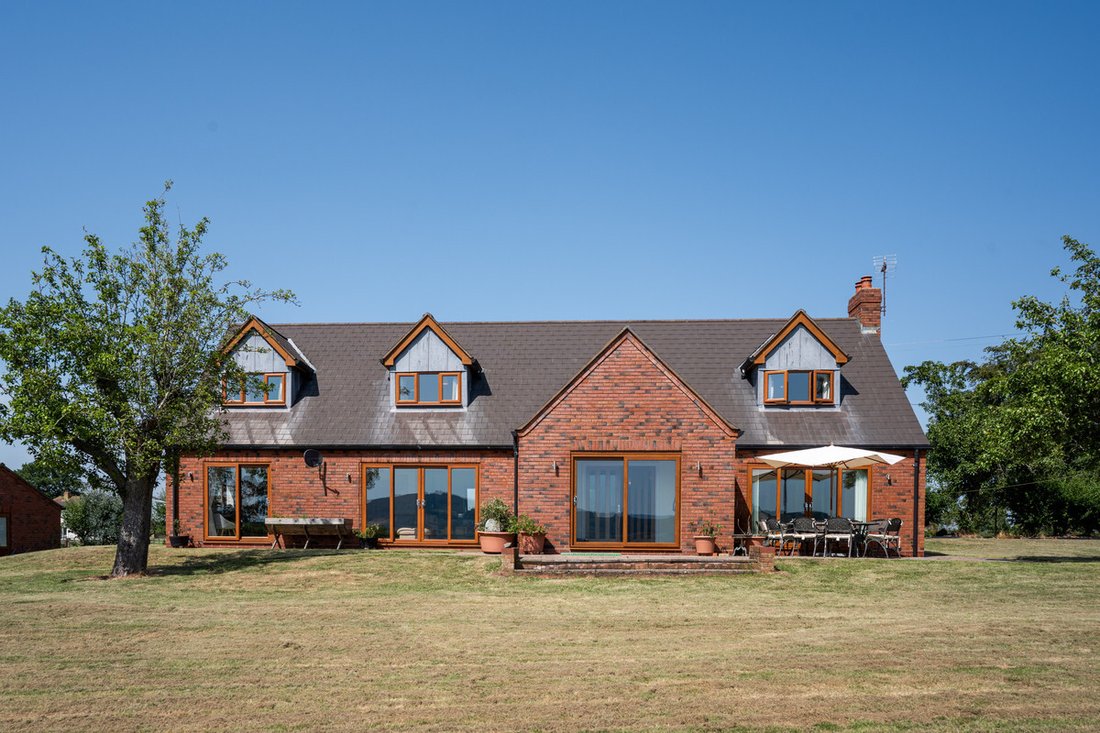 Country House in Wolverley, England 2 - 18708699