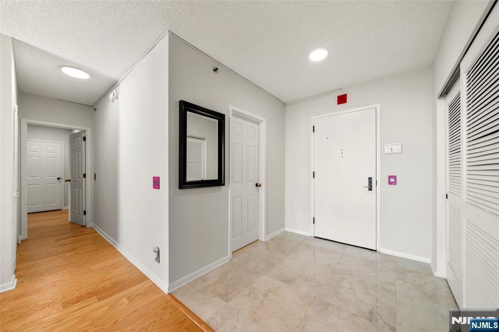 Condo in Fort Lee, New Jersey, United States 4 - 18702748