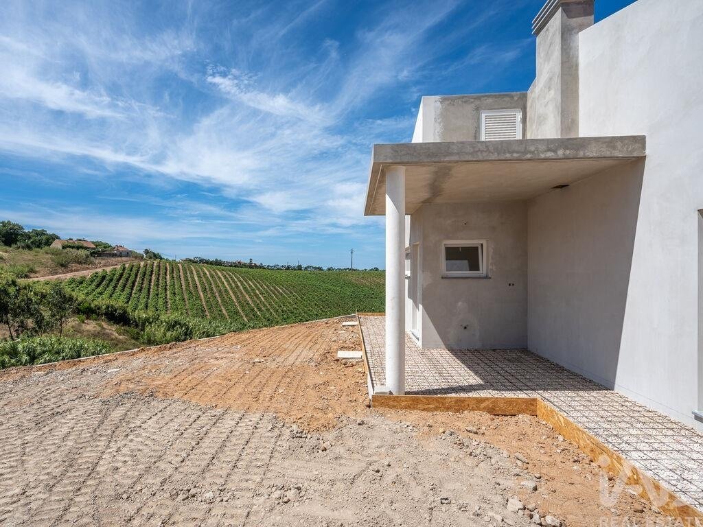 Townhouse in Encarnacao, Lisbon, Portugal 4 - 18709179