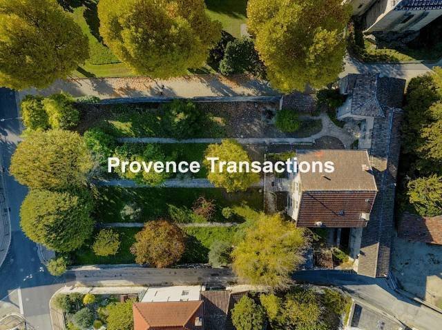 Estate in Ouest Sud, Vaison-la-Romaine, France 3 - 16286686