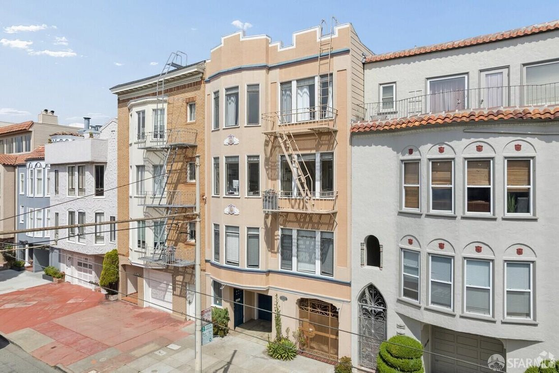 San Francisco, California, United States 3 - 18703245