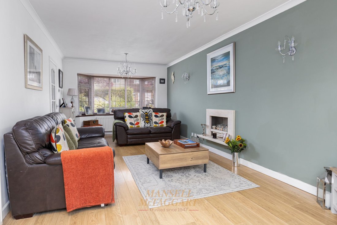 House in East Grinstead, England 5 - 18704282