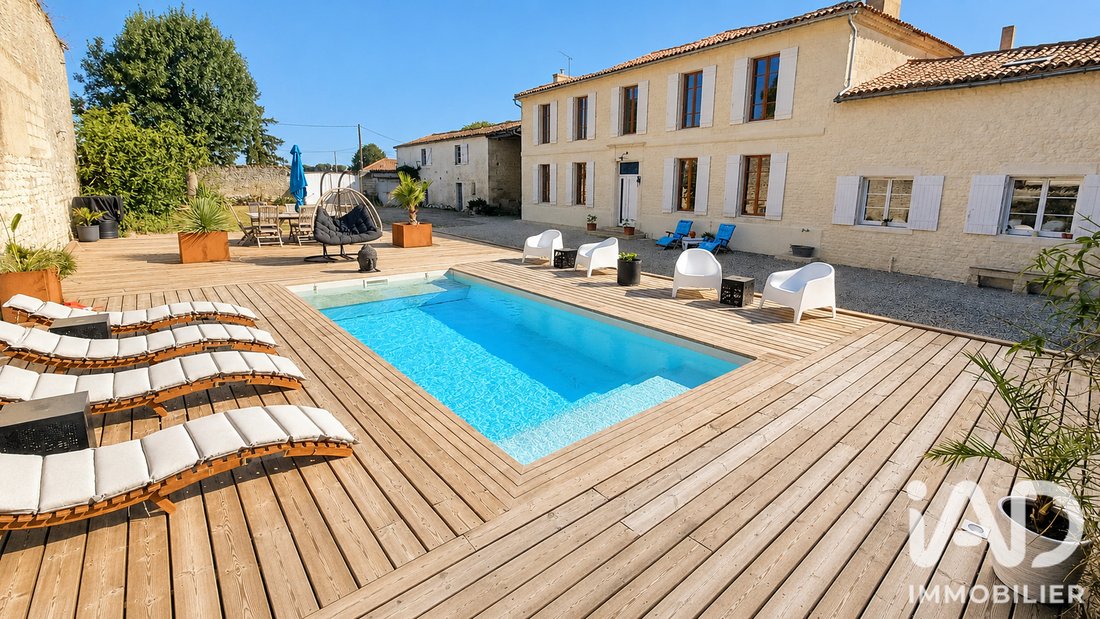 House in Varaize, Nouvelle-Aquitaine, France 1 - 18709962