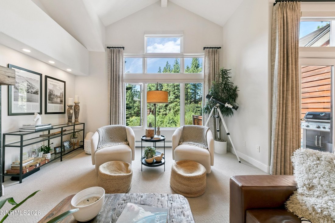 Condo in Incline Village, Nevada, United States 3 - 18705073