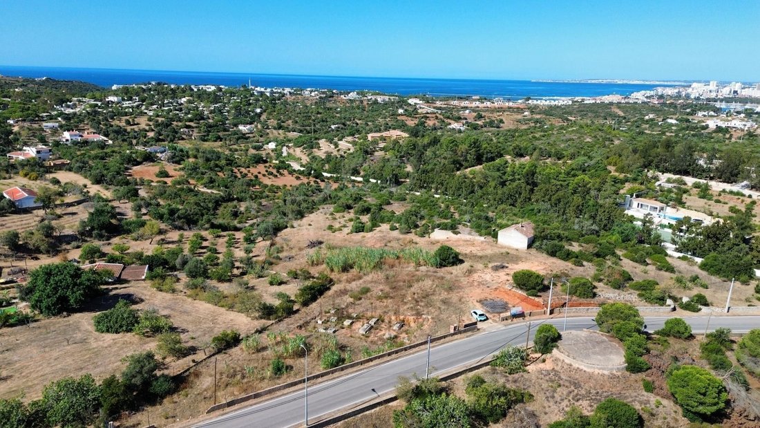 Land in Estombar e Parchal, Algarve, Portugal 1 - 18709375