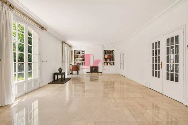 House in Insurrection, Vanves, France 4 - 17756001