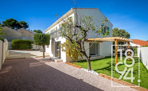 House in Ecarts, Velaux, France 1