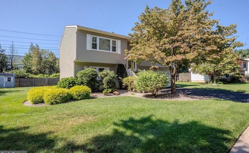 House in South Brunswick Township, New Jersey, United States 1