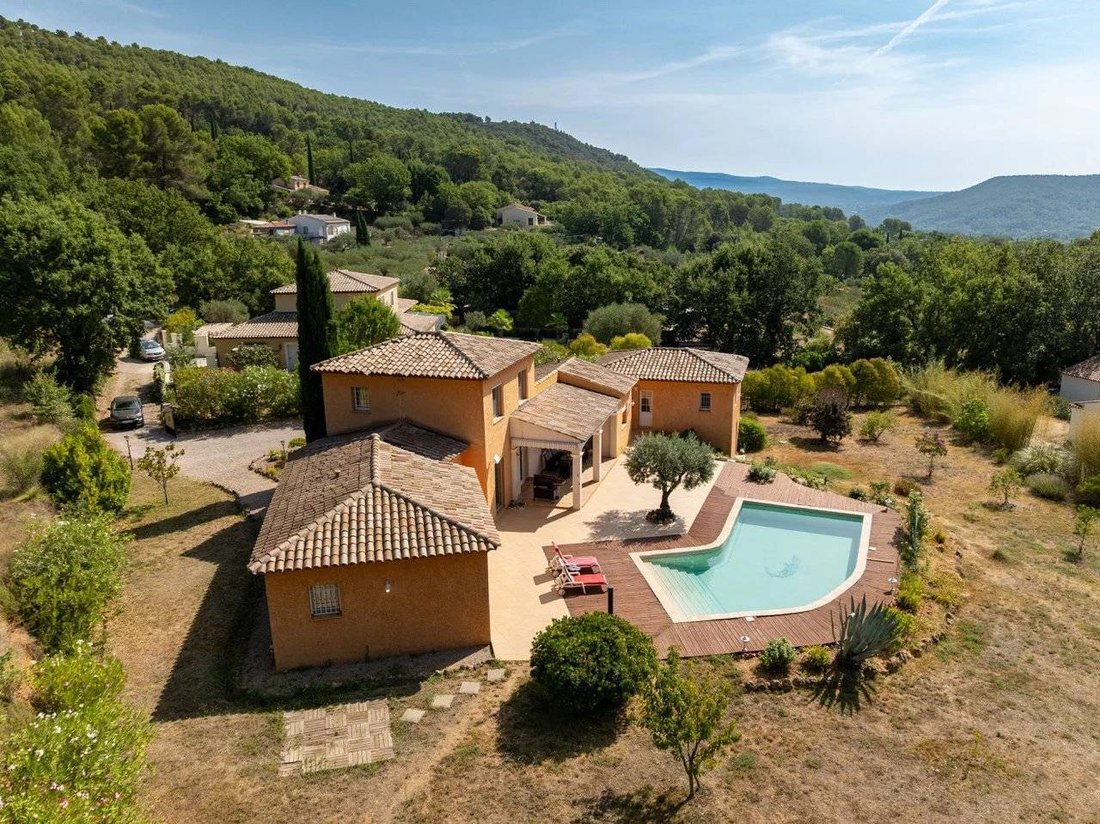 Villa en Salernes, Provenza-Alpes-Costa Azul, Francia 2 - 16246668